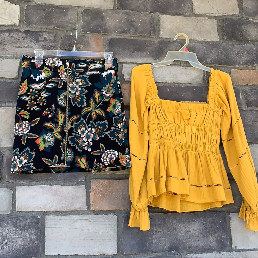 💕💕2 for $10..Beautiful mustard  SMOCK  Top to beautiful floral print skirt